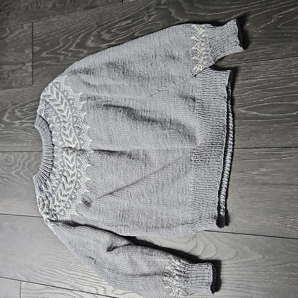 Vintage norwegian crochet style sweater